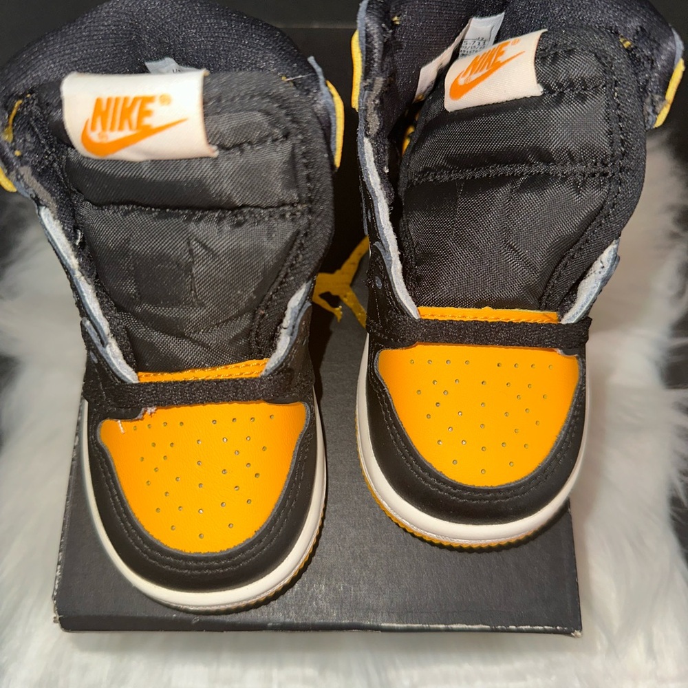 Nike Kids Orange and Black Sneakers
